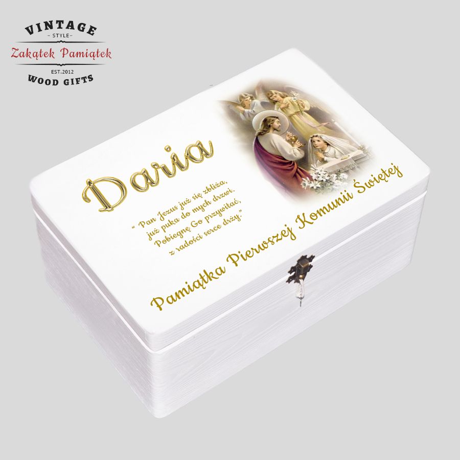 biały kuferek wspomnień na Komunię personalizowany